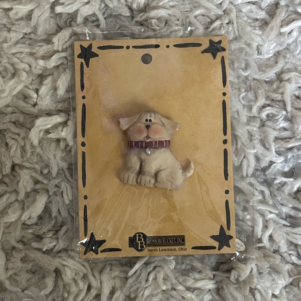 Dog pin Blossom Bucket